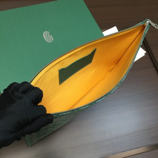 Goyard Clutch