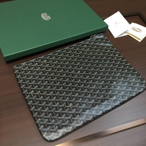 Goyard Clutch