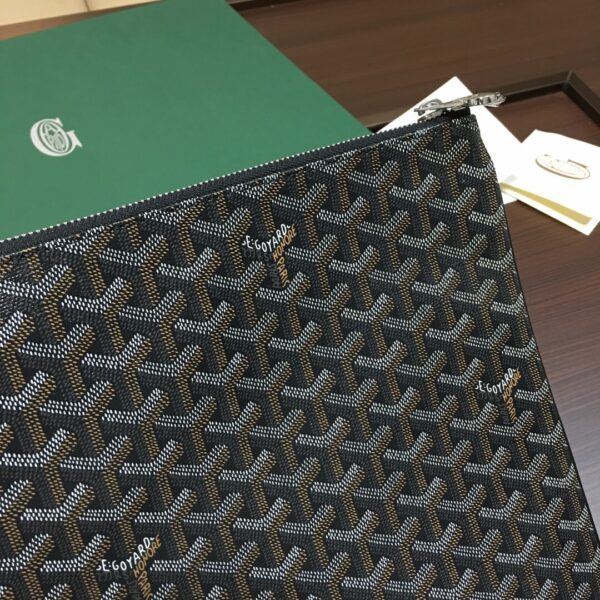 Goyard Clutch