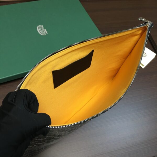 Goyard Clutch