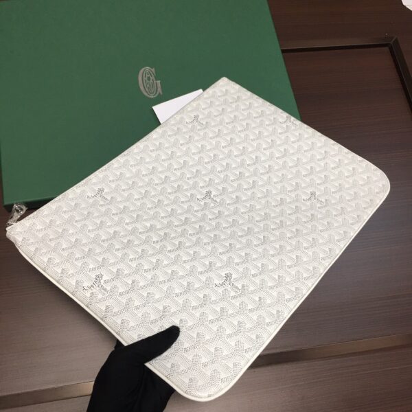 Goyard Clutch