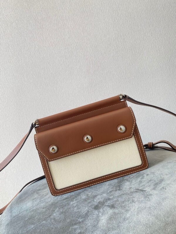 Burberry Horseferry