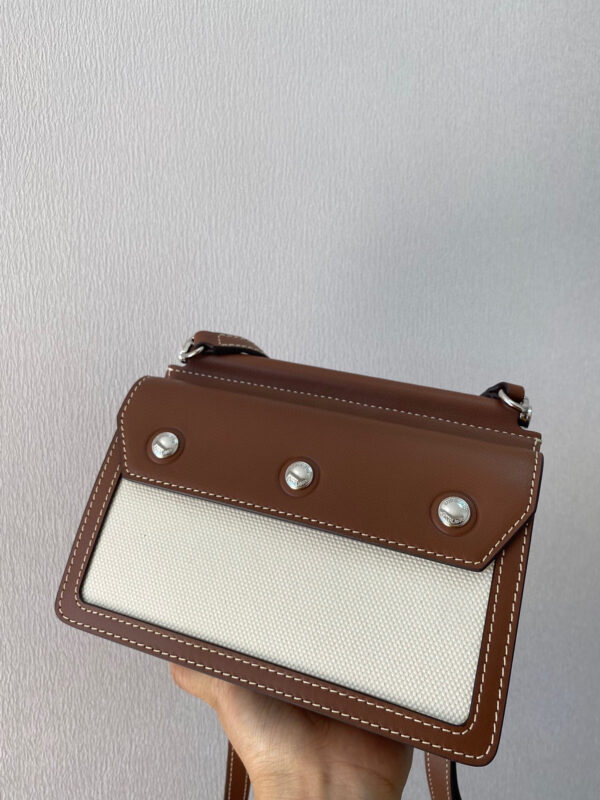 Burberry Horseferry