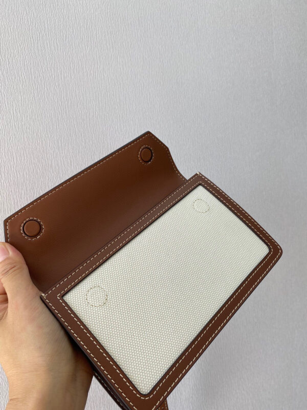 Burberry Horseferry