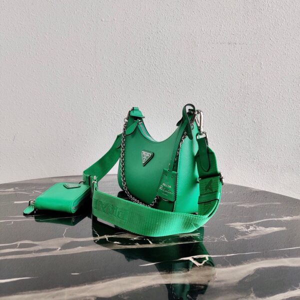 Prada Re-Edition 2005 Saffiano leather bag
