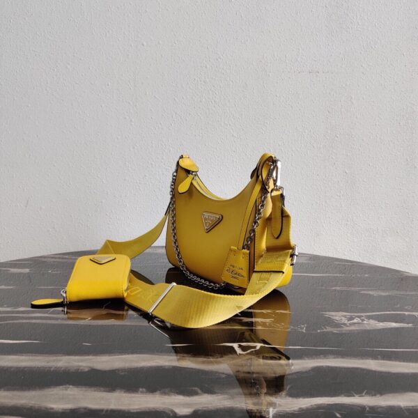 Prada Re-Edition 2005 Saffiano leather bag