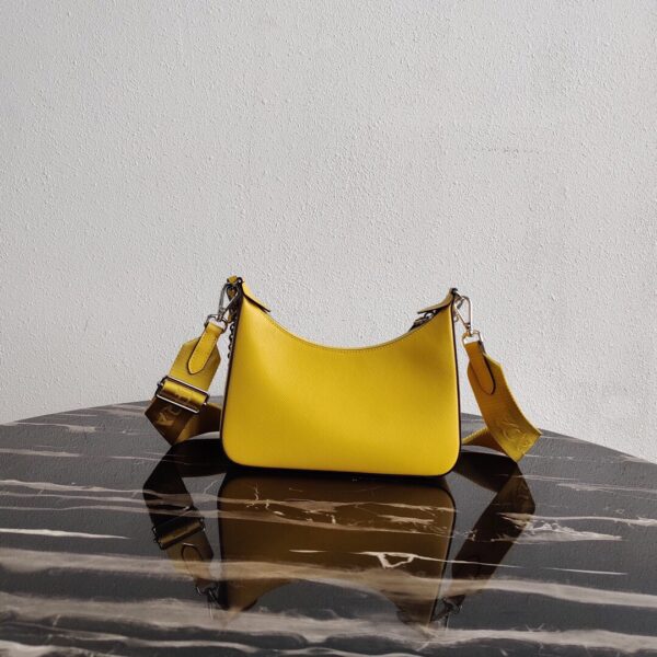 Prada Re-Edition 2005 Saffiano leather bag