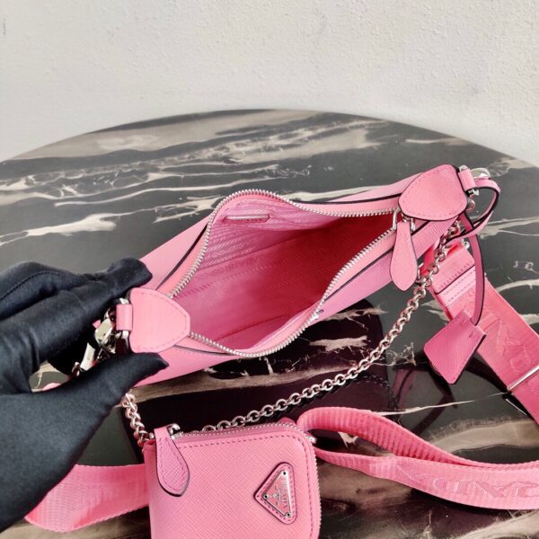 Prada Re-Edition 2005 Saffiano leather bag