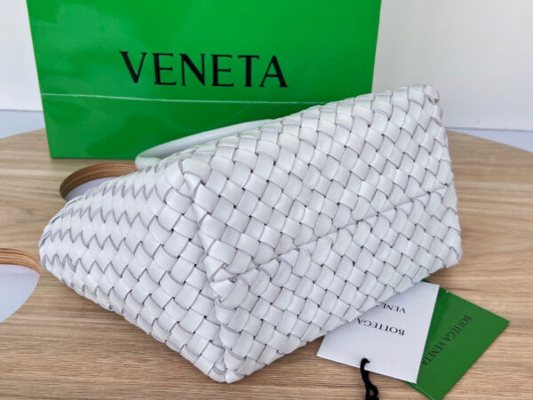 Bottega Veneta Cabat Mini