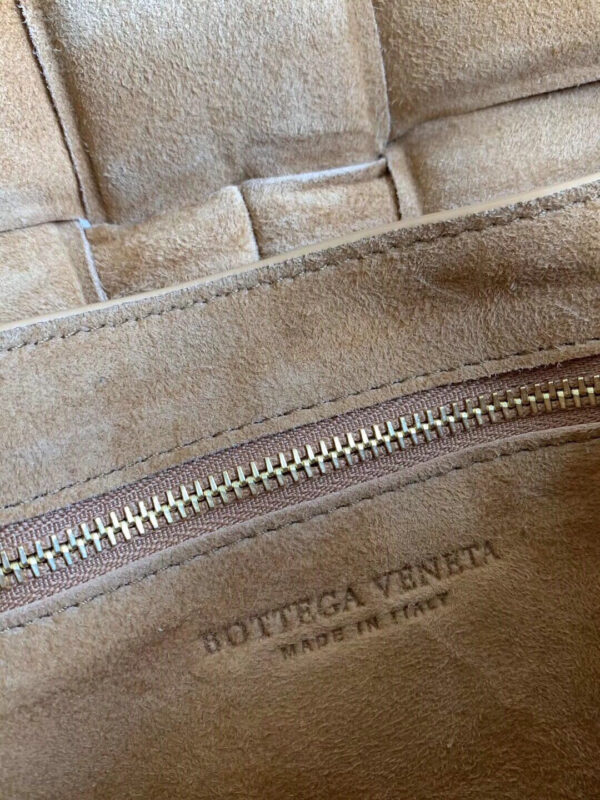 Bottega Veneta The Chain Cassette