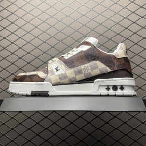 Low-top casual sneakers