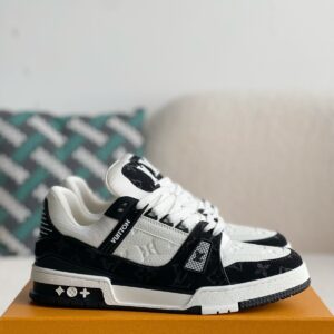 White Black Trainer