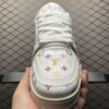 Low-top casual sneakers
