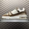 Low-top casual sneakers