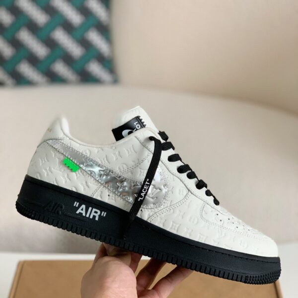 Hook mottled pattern sneakers
