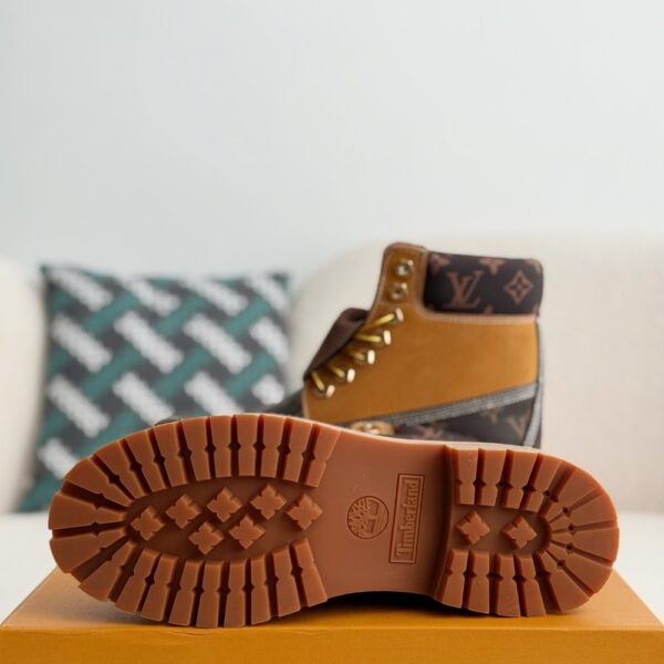 「#2528」Wheat colored letter ankle boots