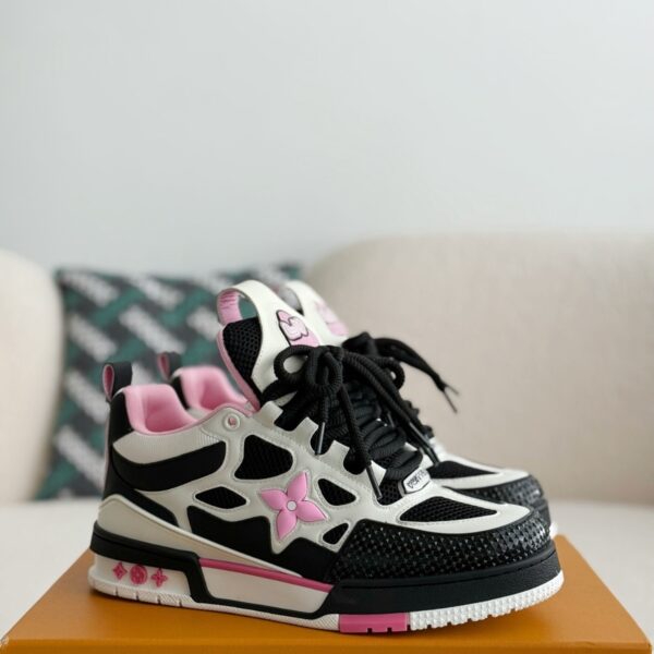 Black and pink couple sneakers