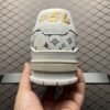 Low-top casual sneakers