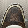 Low-top casual sneakers