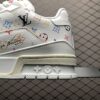 Low-top casual sneakers