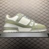 Low-top casual sneakers
