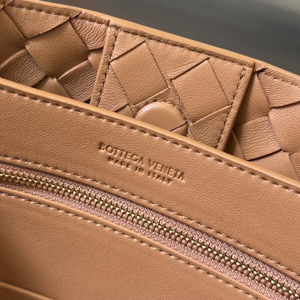 BOTTEGA VENETA BV Small Andiamo