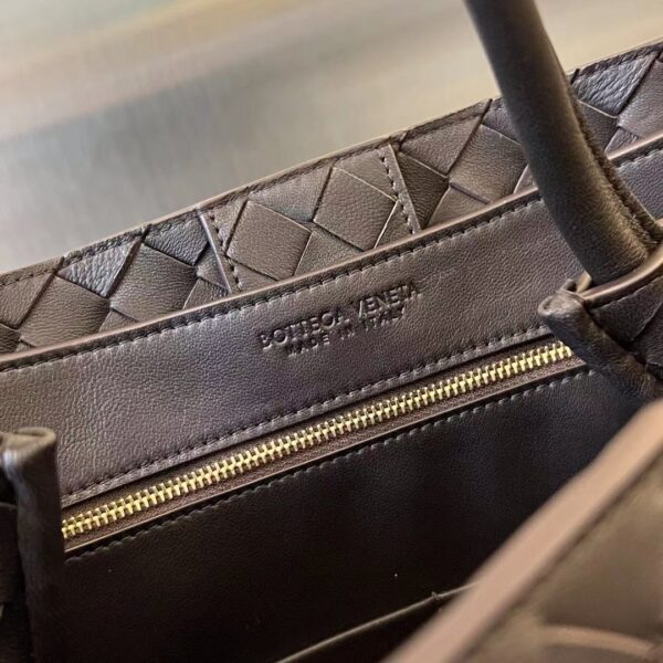 BOTTEGA VENETA MEDIUM ANDIAMO Bag