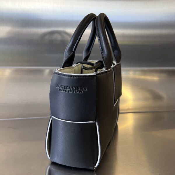 BOTTEGA VENETA BV Candy Arco Tote Bag