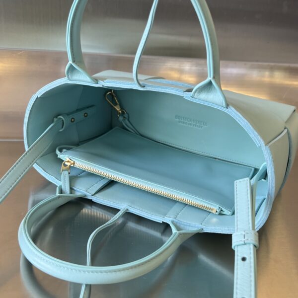 BOTTEGA VENETA BV Mini Arco Tote Bag