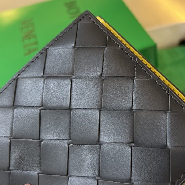 Bottega Veneta Intrecciato Bi-Fold Wallet