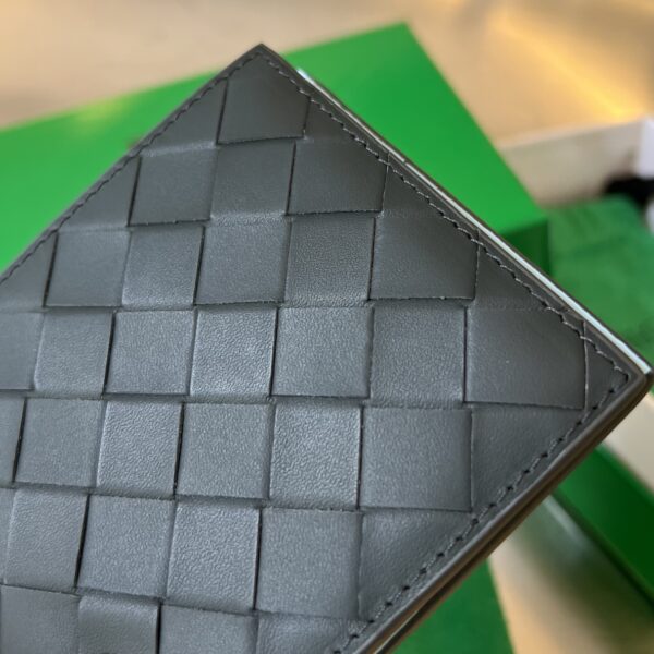 Bottega Veneta Intrecciato Bi-Fold Wallet