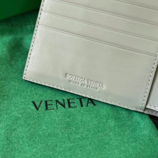Bottega Veneta Intrecciato Bi-Fold Wallet