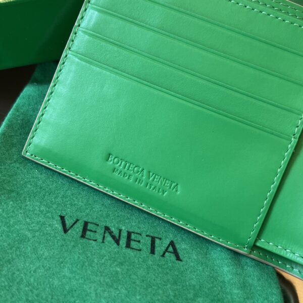 Bottega Veneta Intrecciato Bi-Fold Wallet