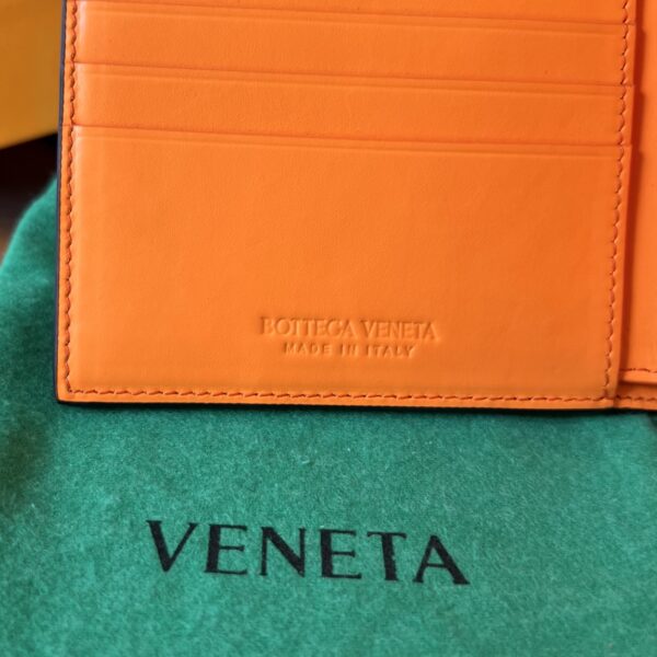 Bottega Veneta Intrecciato Bi-Fold Wallet