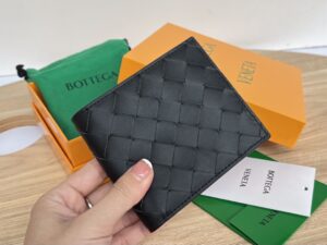 Bottega Veneta Intrecciato Bi-Fold Wallet