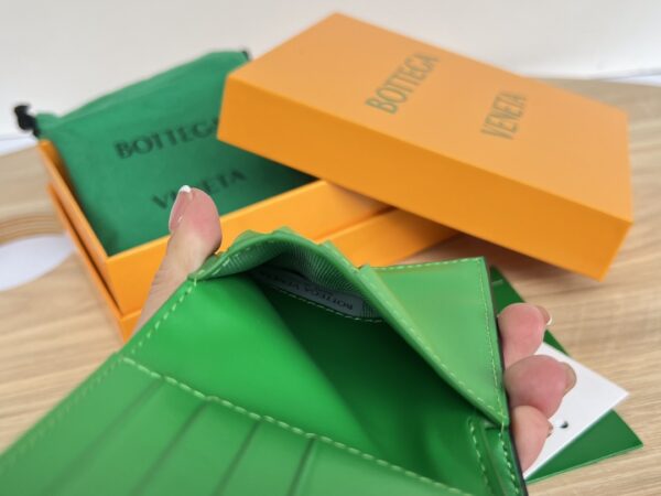 Bottega Veneta Intrecciato Bi-Fold Wallet