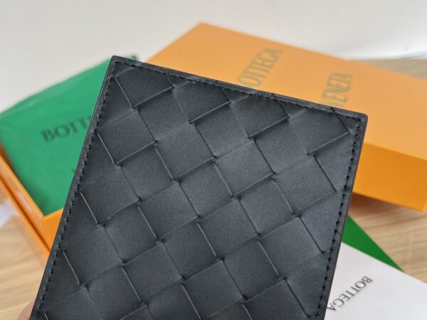 Bottega Veneta Intrecciato Bi-Fold Wallet
