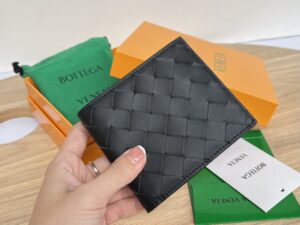Bottega Veneta Intrecciato Bi-Fold Wallet