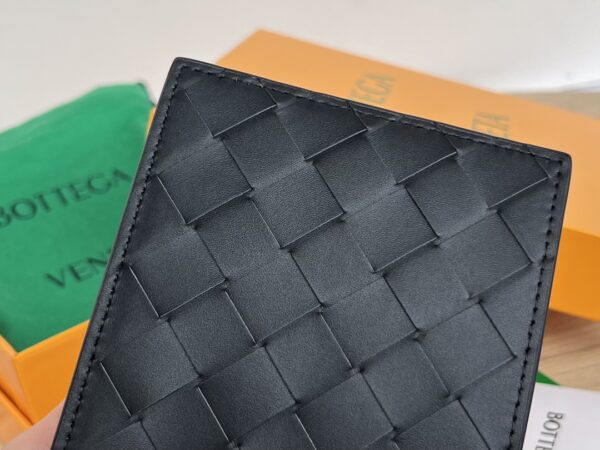 Bottega Veneta Intrecciato Bi-Fold Wallet