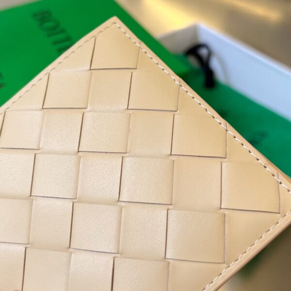 Bottega Veneta Intrecciato Bi-Fold Wallet