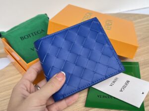 Bottega Veneta Intrecciato Bi-Fold Wallet