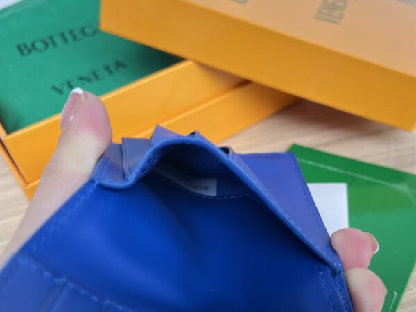Bottega Veneta Intrecciato Bi-Fold Wallet
