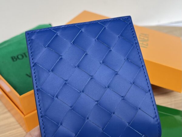 Bottega Veneta Intrecciato Bi-Fold Wallet