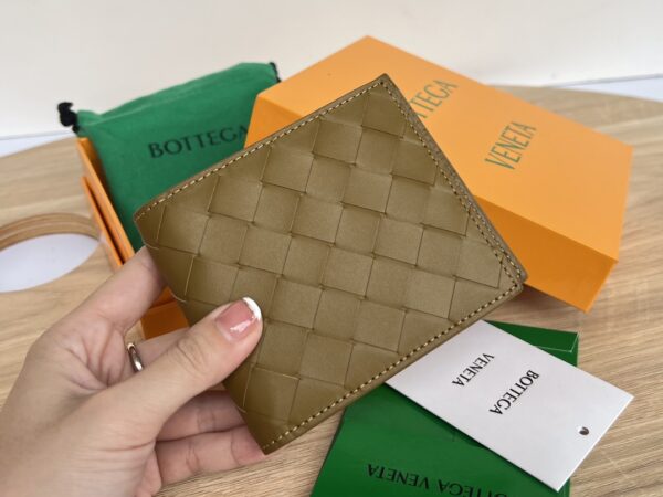 Bottega Veneta Intrecciato Bi-Fold Wallet