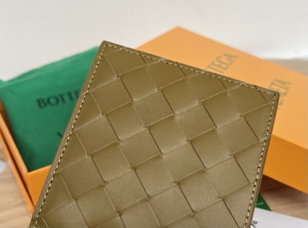 Bottega Veneta Intrecciato Bi-Fold Wallet