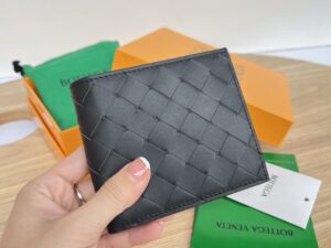 Bottega Veneta Intrecciato Bi-Fold Wallet