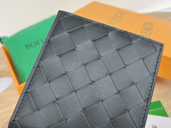 Bottega Veneta Intrecciato Bi-Fold Wallet