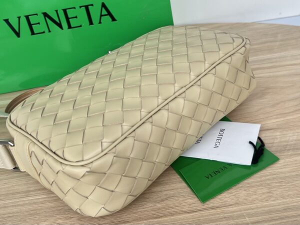 Bottega Veneta BV Small Intrecciato Camera Bag