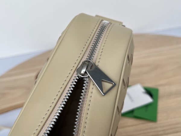 Bottega Veneta BV Small Intrecciato Camera Bag