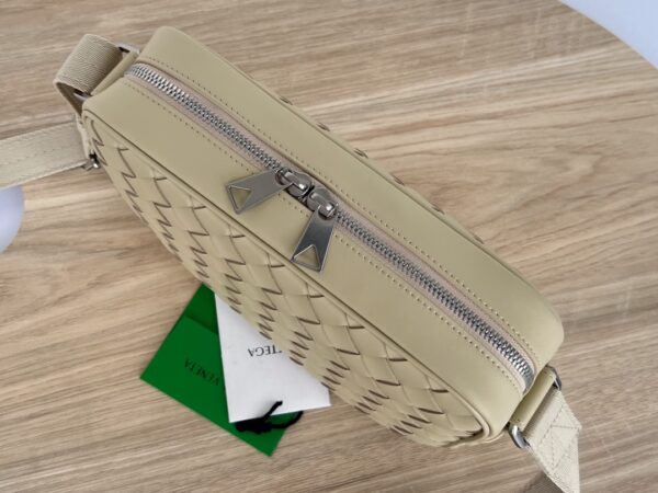 Bottega Veneta BV Small Intrecciato Camera Bag